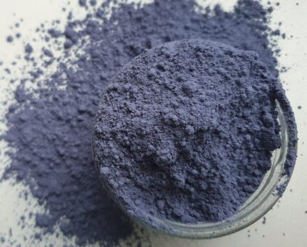 Schmetterlingserbsen-Pulver (Butterfly Pea) close up
