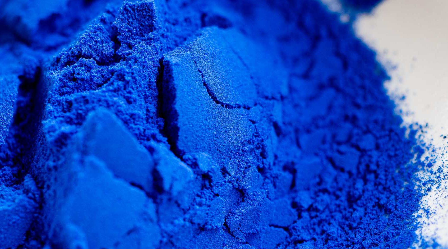 Sininen spirulina – luonnollinen sininen elintarvikeväri